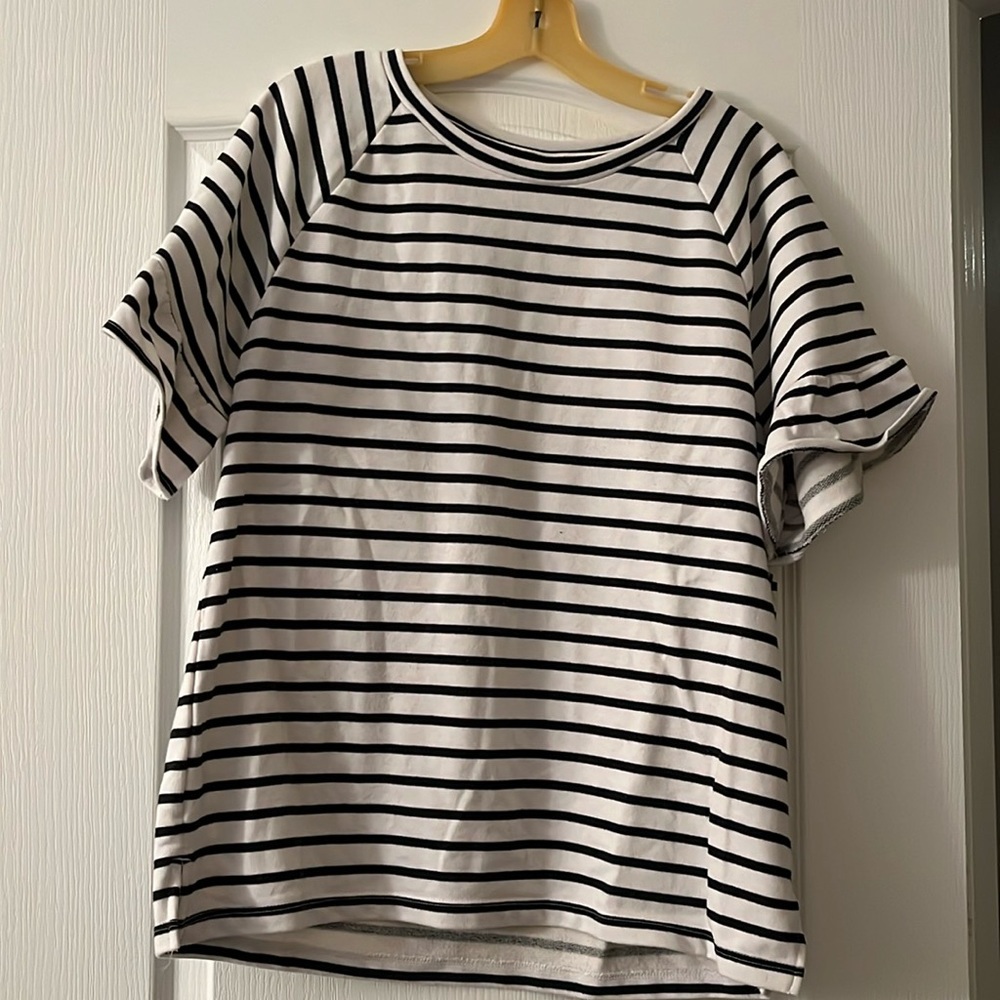 Old Navy casual business black and white short sleeve top in size L